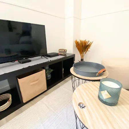 Le Clain- Cathedrale -la Conciergerie *