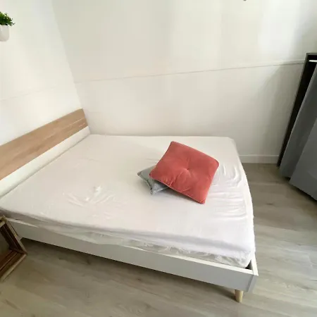 Le Clain- Cathedrale -la Conciergerie